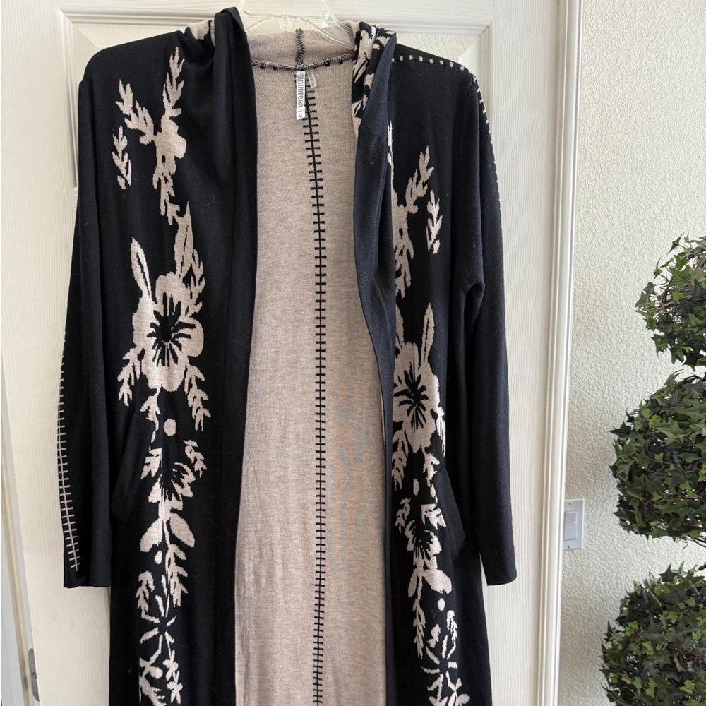 Monoreno Black and Cream Floral Hooded Open-Front Cardigan